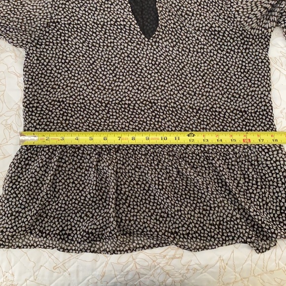 Ann Taylor LOFT floral blouse size XS - Picture 16 of 17